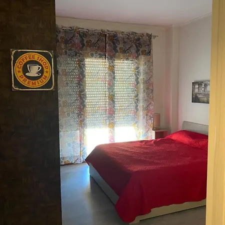 לינה וארוחת בוקר Nidama House 3*