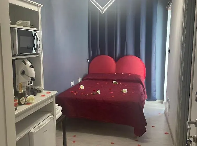 לינה וארוחת בוקר Nidama House 3*