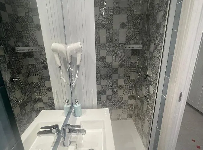 לינה וארוחת בוקר Nidama House נאפולי